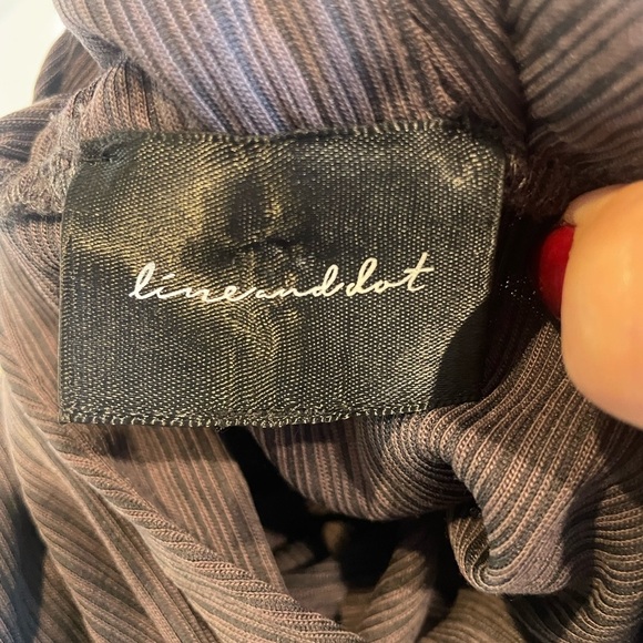 Line and Dot Desiree Ruched Midi Dress - Picture 5 of 10